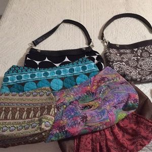 4 Thirty one purses with 13 skirts